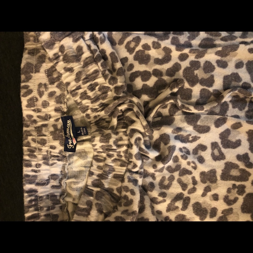 Leopard sweatpants - Picture 2 of 2